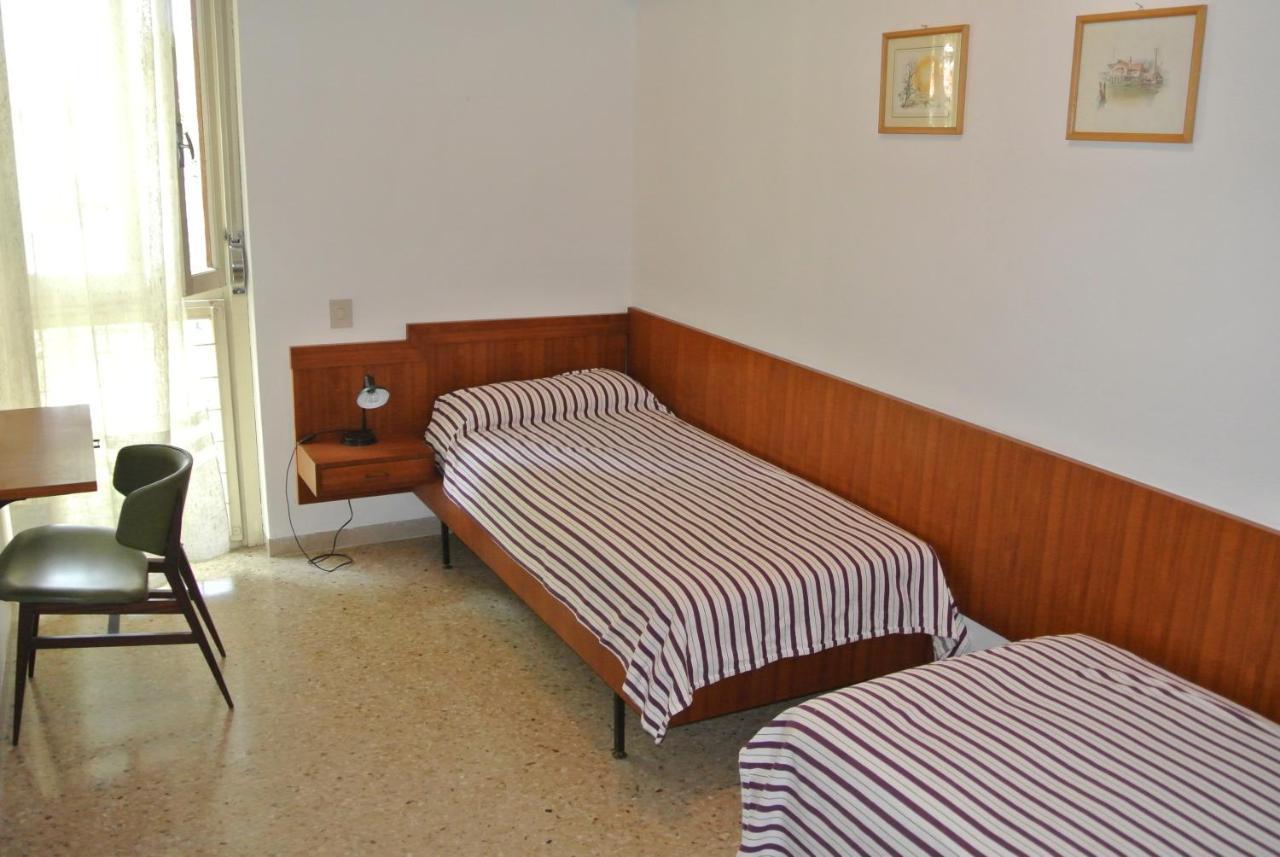Condominio Villa Chiara Lignano Sabbiadoro Exterior foto